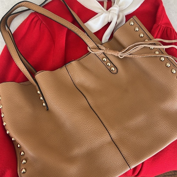 Beautiful tan bag!! Excellent shape - Picture 3 of 4